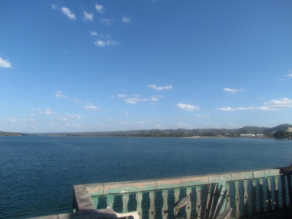 Hotel Mirador Del Lago Flores Zewnętrze zdjęcie